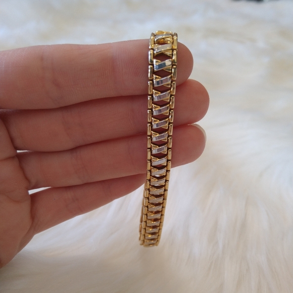 Jewelry - SALE 👑 Stunning 10K Gold link 7" clasp bracelet